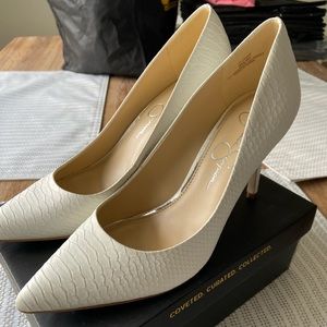 Jessica Simpson white pumps